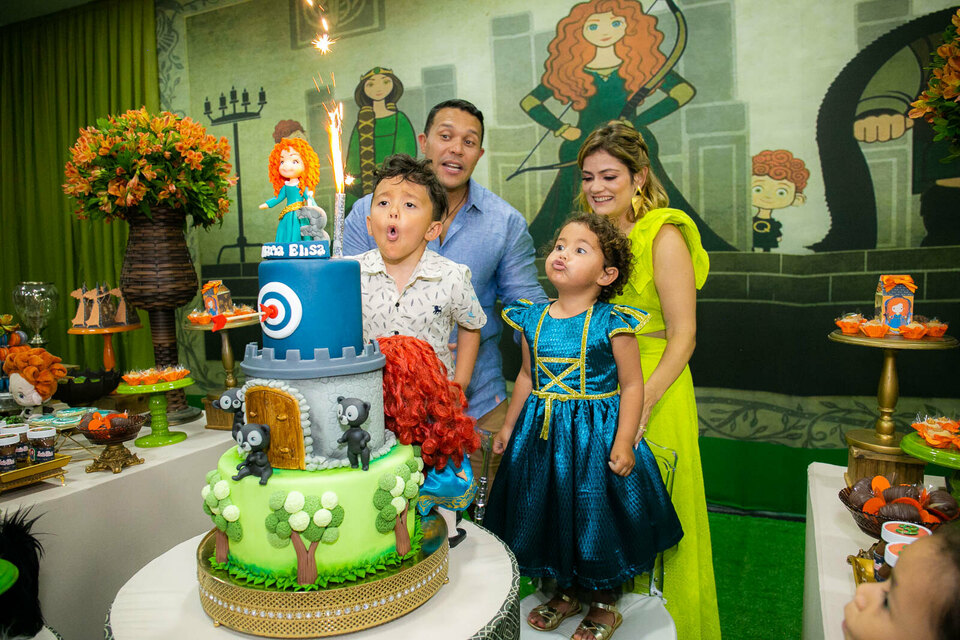 Magia Disney, Risos Infantis e Amor em Cada Clique: O Aniversário Encantado de Maria Ester Magia Disney, Risos Infantis e Amor em Cada Clique: O Aniversário Encantado de Maria Ester