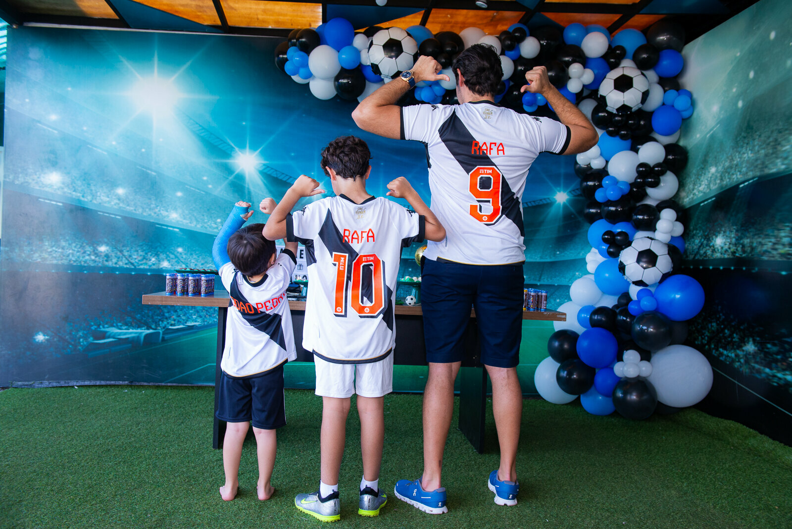 Rafael, aniversário no campo de futebol