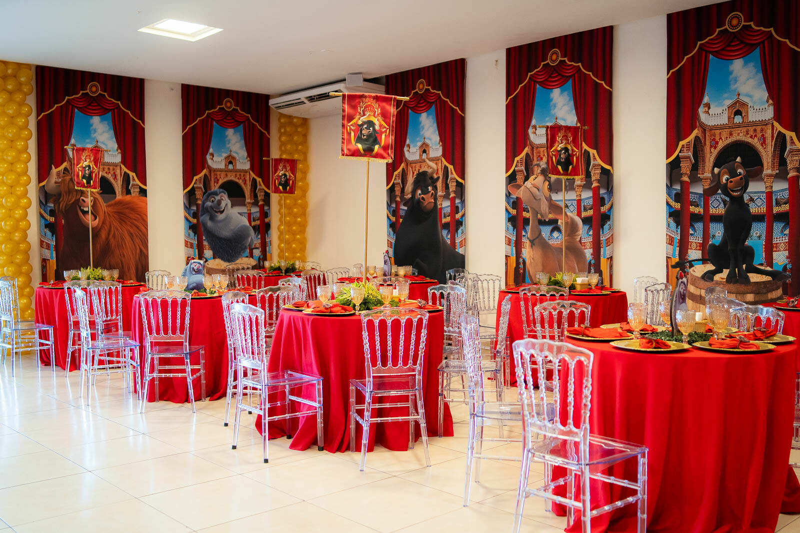 Foto Dois aninhos do João Victor: uma aventura com o Touro Ferdinando Foto Dois aninhos do João Victor: uma aventura com o Touro Ferdinando - Imagem 0