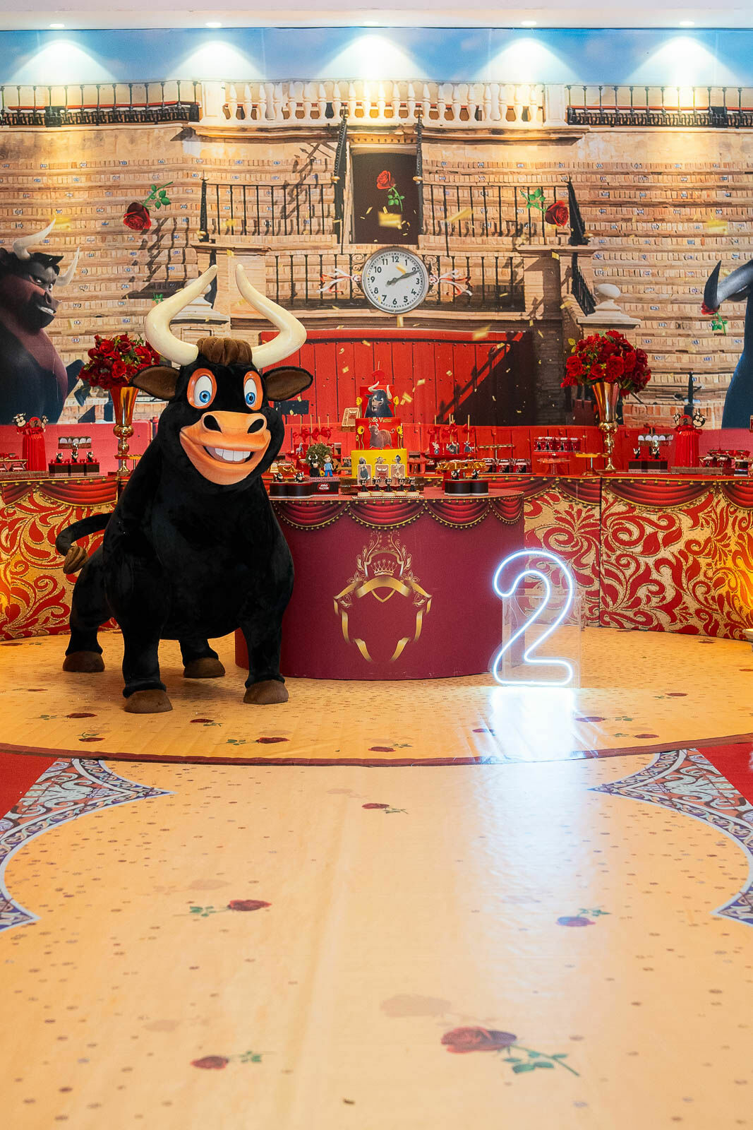 Foto Dois aninhos do João Victor: uma aventura com o Touro Ferdinando Foto Dois aninhos do João Victor: uma aventura com o Touro Ferdinando - Imagem 10