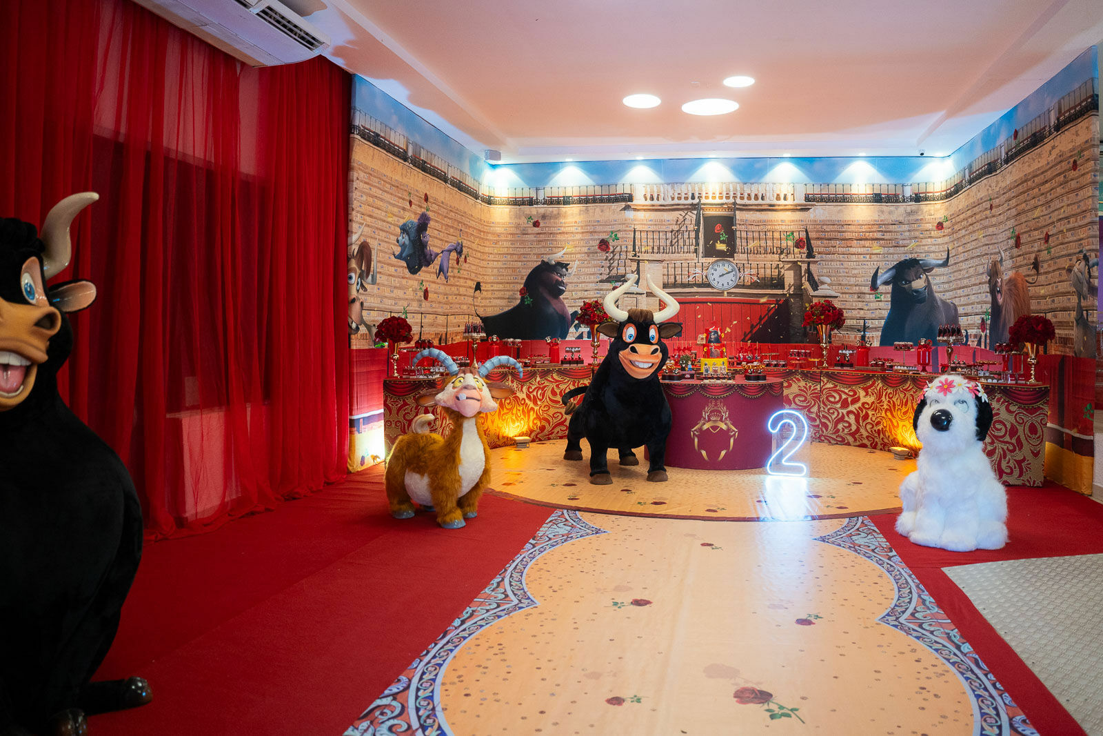 Foto Dois aninhos do João Victor: uma aventura com o Touro Ferdinando Foto Dois aninhos do João Victor: uma aventura com o Touro Ferdinando - Imagem 11