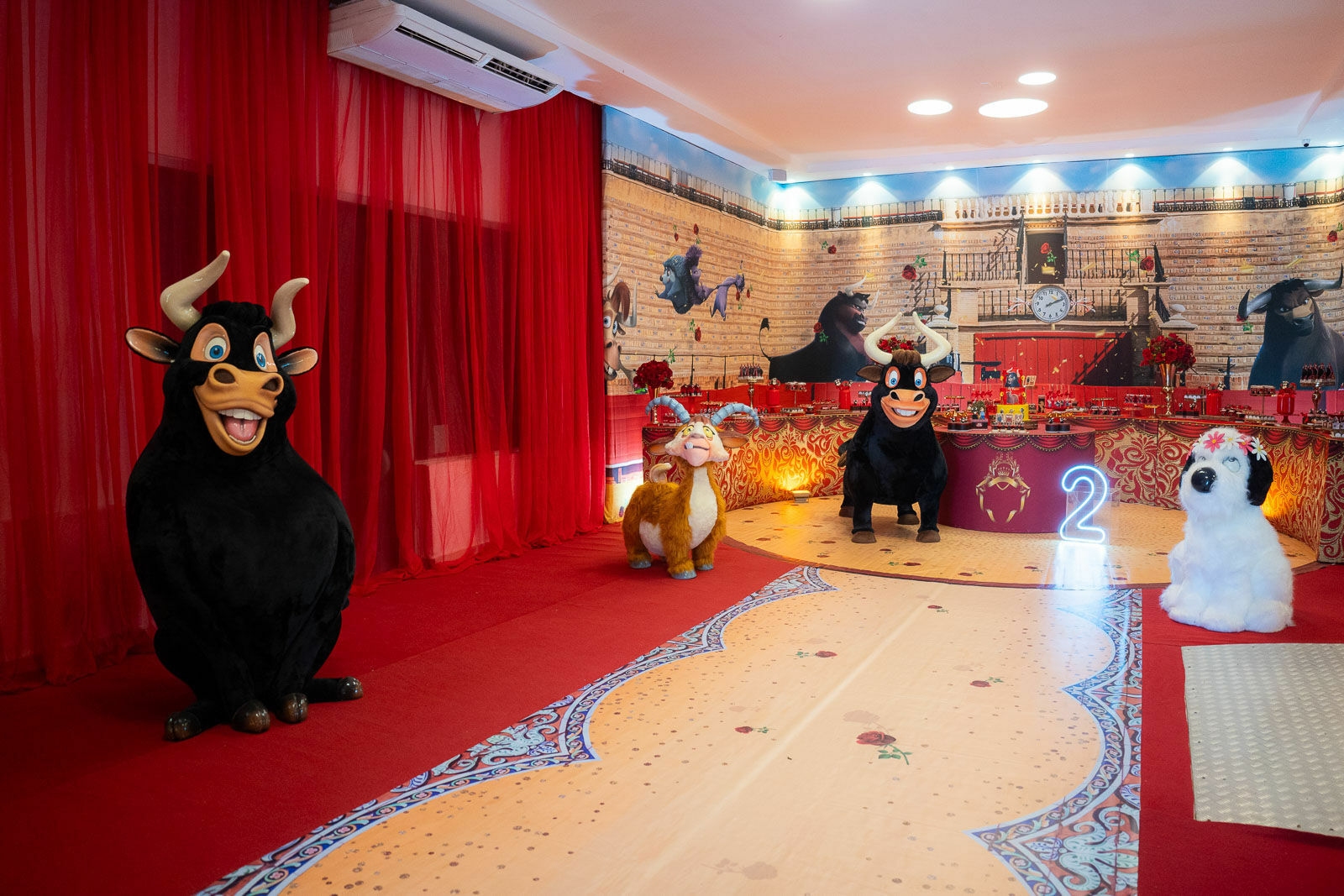 Foto Dois aninhos do João Victor: uma aventura com o Touro Ferdinando Foto Dois aninhos do João Victor: uma aventura com o Touro Ferdinando - Imagem 12