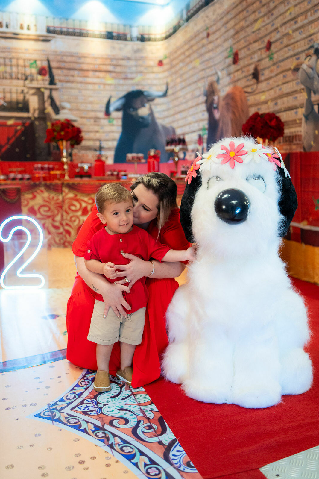 Foto Dois aninhos do João Victor: uma aventura com o Touro Ferdinando Foto Dois aninhos do João Victor: uma aventura com o Touro Ferdinando - Imagem 18