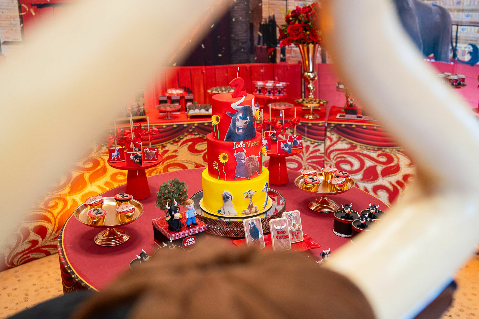 Foto Dois aninhos do João Victor: uma aventura com o Touro Ferdinando Foto Dois aninhos do João Victor: uma aventura com o Touro Ferdinando - Imagem 15