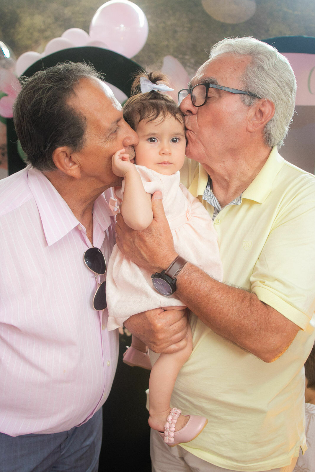 Foto Maria Clara e Seu Primeiro Aniversário Encantado: Um Jardim de Borboletas Foto Maria Clara e Seu Primeiro Aniversário Encantado: Um Jardim de Borboletas - Imagem 27