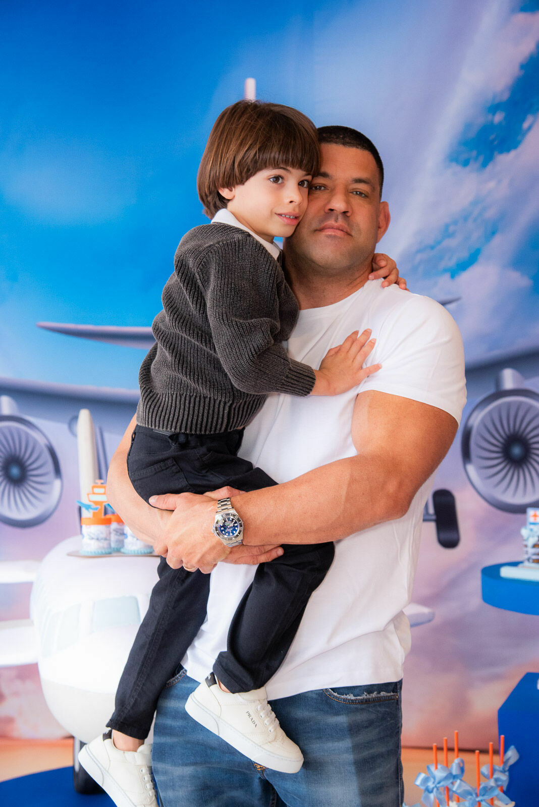 Foto Aniversário infantil em casa: os 6 anos do Vitor com tema de avião e muita emoção Foto Aniversário infantil em casa: os 6 anos do Vitor com tema de avião e muita emoção - Imagem 37