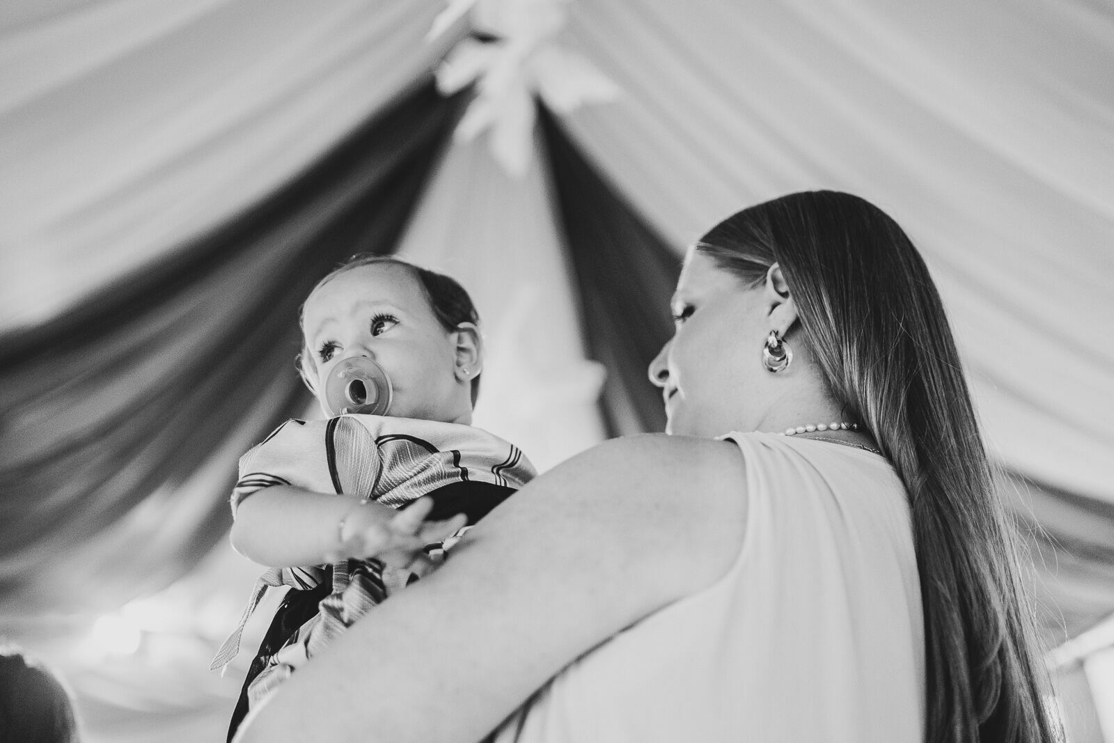 Foto Fotografia de aniversário infantil em Brasília: 1 aninho da Aninha com uma família pra lá de especial Foto Fotografia de aniversário infantil em Brasília: 1 aninho da Aninha com uma família pra lá de especial - Imagem 29