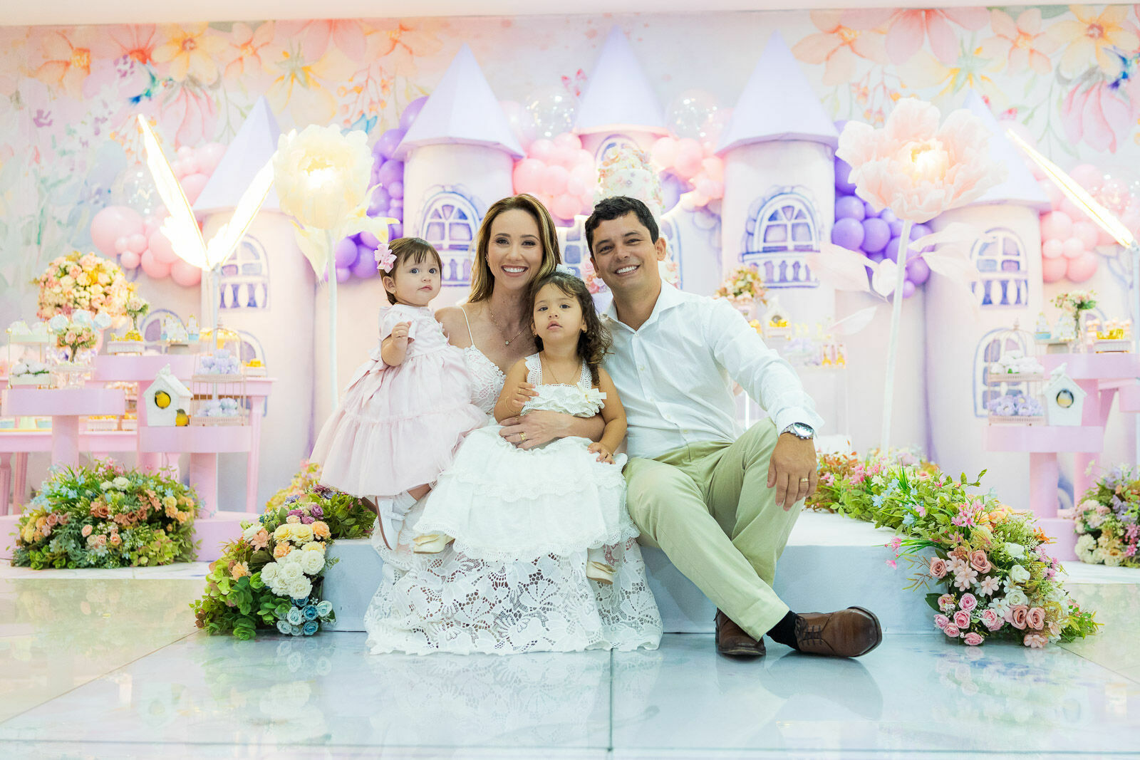 Foto Aniversário de 1 ano da Beatriz encanta com jardim mágico e muita alegria na Amoreira Park Foto Aniversário de 1 ano da Beatriz encanta com jardim mágico e muita alegria na Amoreira Park - Imagem 14
