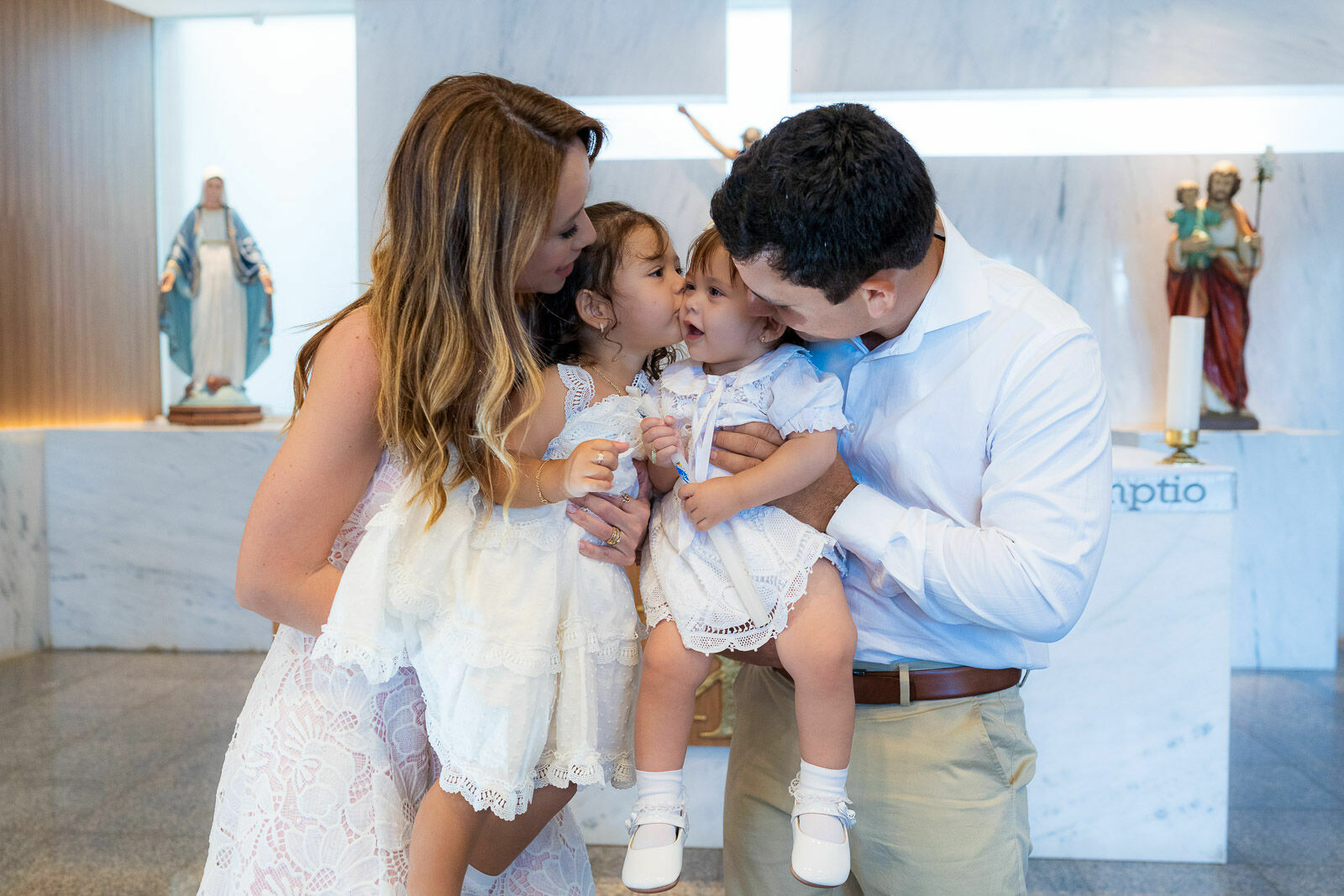 Foto O batizado da Beatriz, na Capela São José, foi puro amor. Foto O batizado da Beatriz, na Capela São José, foi puro amor. - Imagem 40