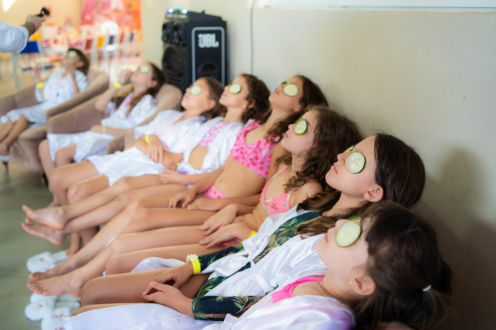 Foto Sarah celebrou seus 8 anos em um dia de spa, cor e alegria com as amigas da escola Foto Sarah celebrou seus 8 anos em um dia de spa, cor e alegria com as amigas da escola - Imagem 24