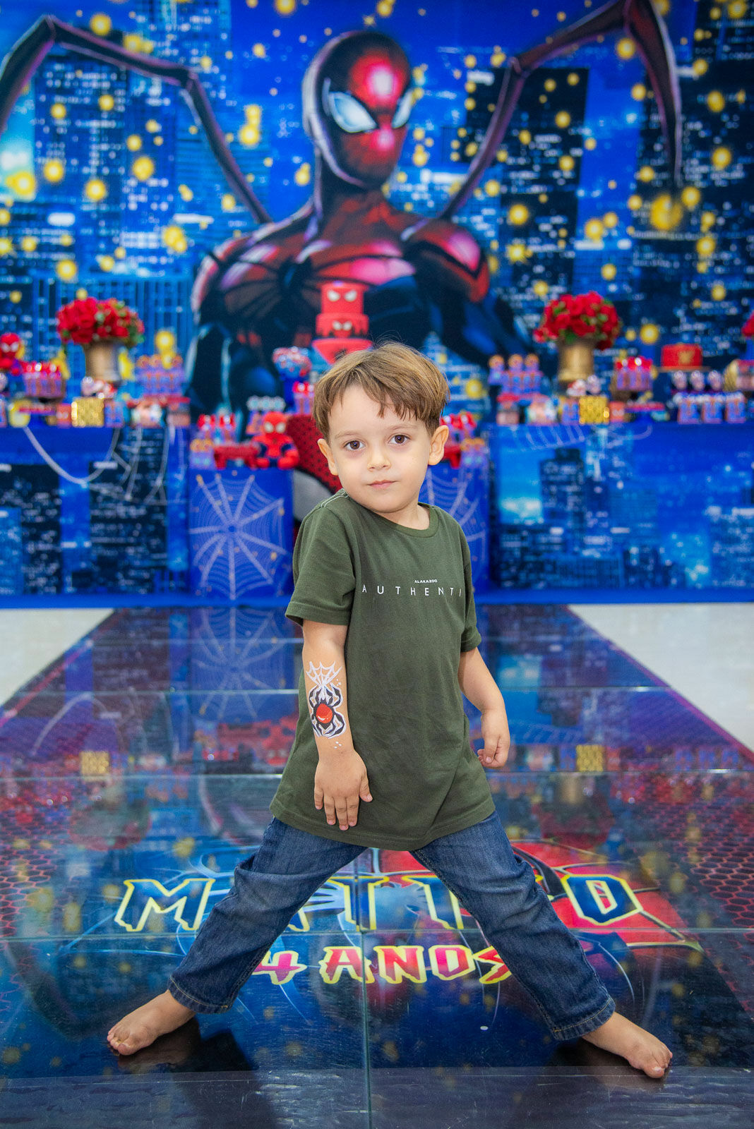 Foto 4 Anos de Aventura: Um Homem-Aranha de Verdade! Foto 4 Anos de Aventura: Um Homem-Aranha de Verdade! - Imagem 7