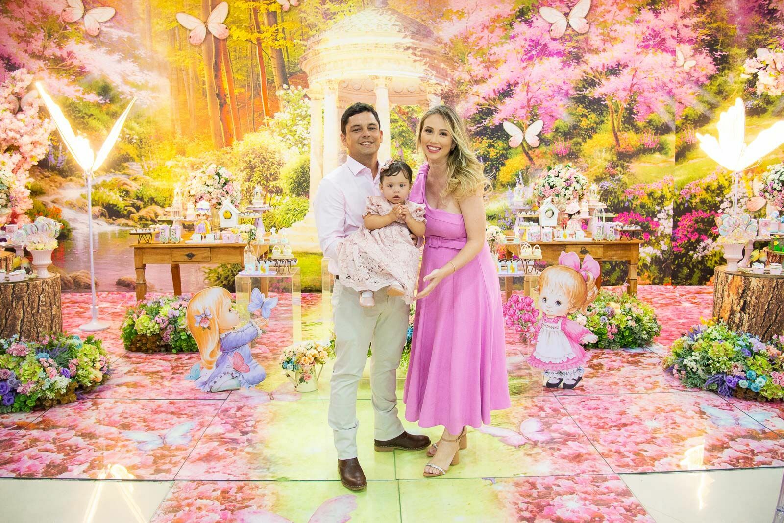 Foto Com um aninho, Liz já era a flor mais rara do seu próprio jardim. Foto Com um aninho, Liz já era a flor mais rara do seu próprio jardim. - Imagem 13