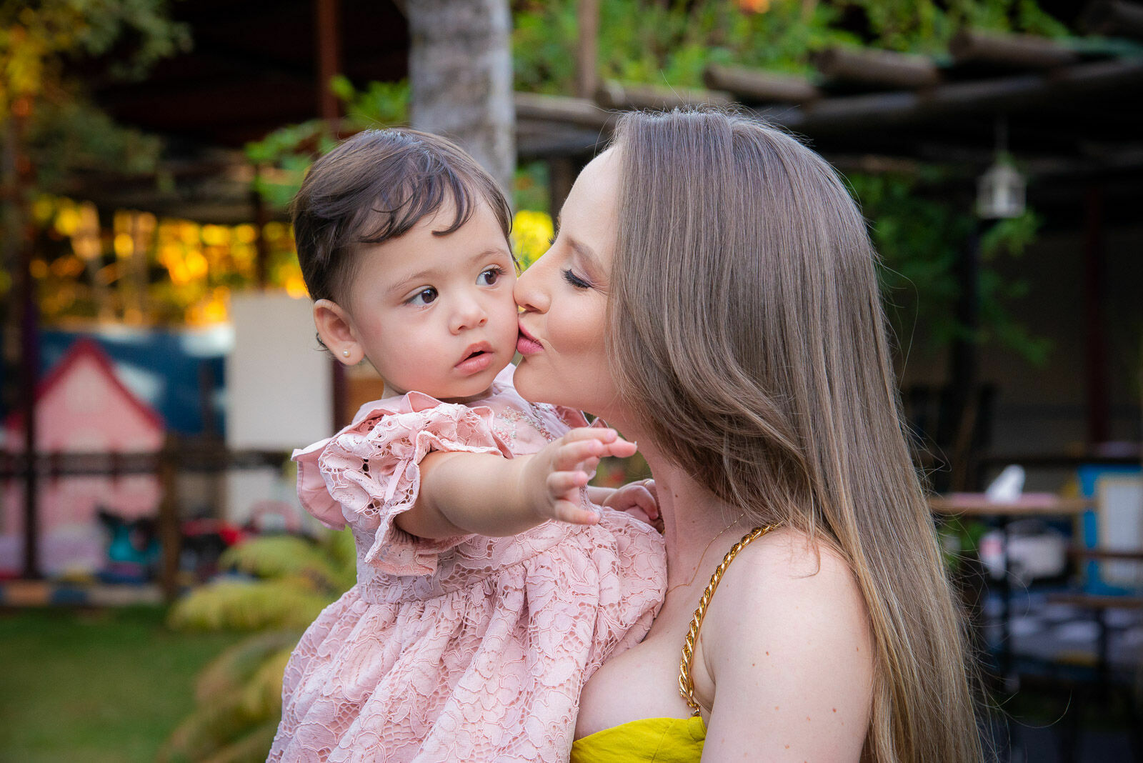 Foto Com um aninho, Liz já era a flor mais rara do seu próprio jardim. Foto Com um aninho, Liz já era a flor mais rara do seu próprio jardim. - Imagem 19