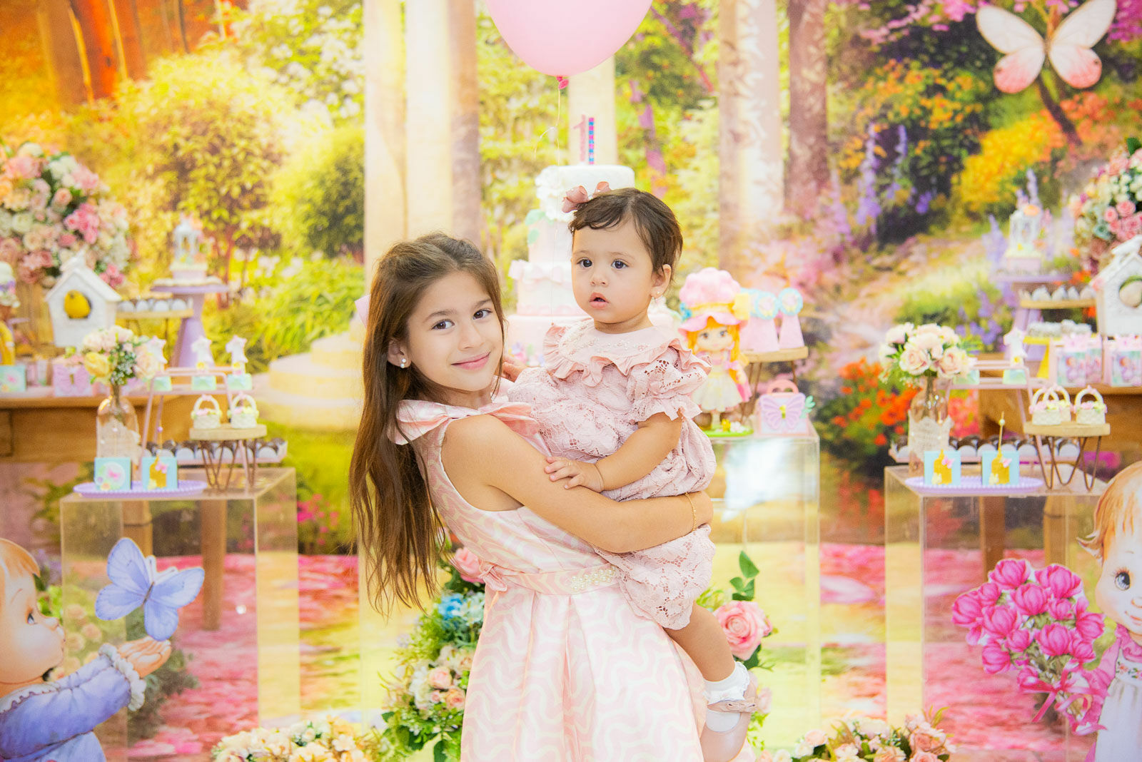 Foto Com um aninho, Liz já era a flor mais rara do seu próprio jardim. Foto Com um aninho, Liz já era a flor mais rara do seu próprio jardim. - Imagem 23