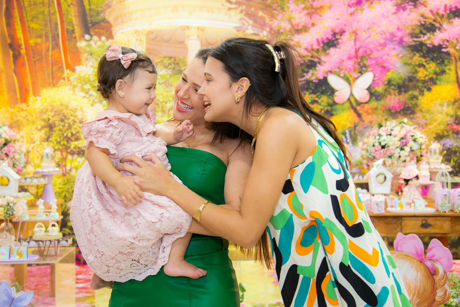 Foto Com um aninho, Liz já era a flor mais rara do seu próprio jardim. Foto Com um aninho, Liz já era a flor mais rara do seu próprio jardim. - Imagem 35