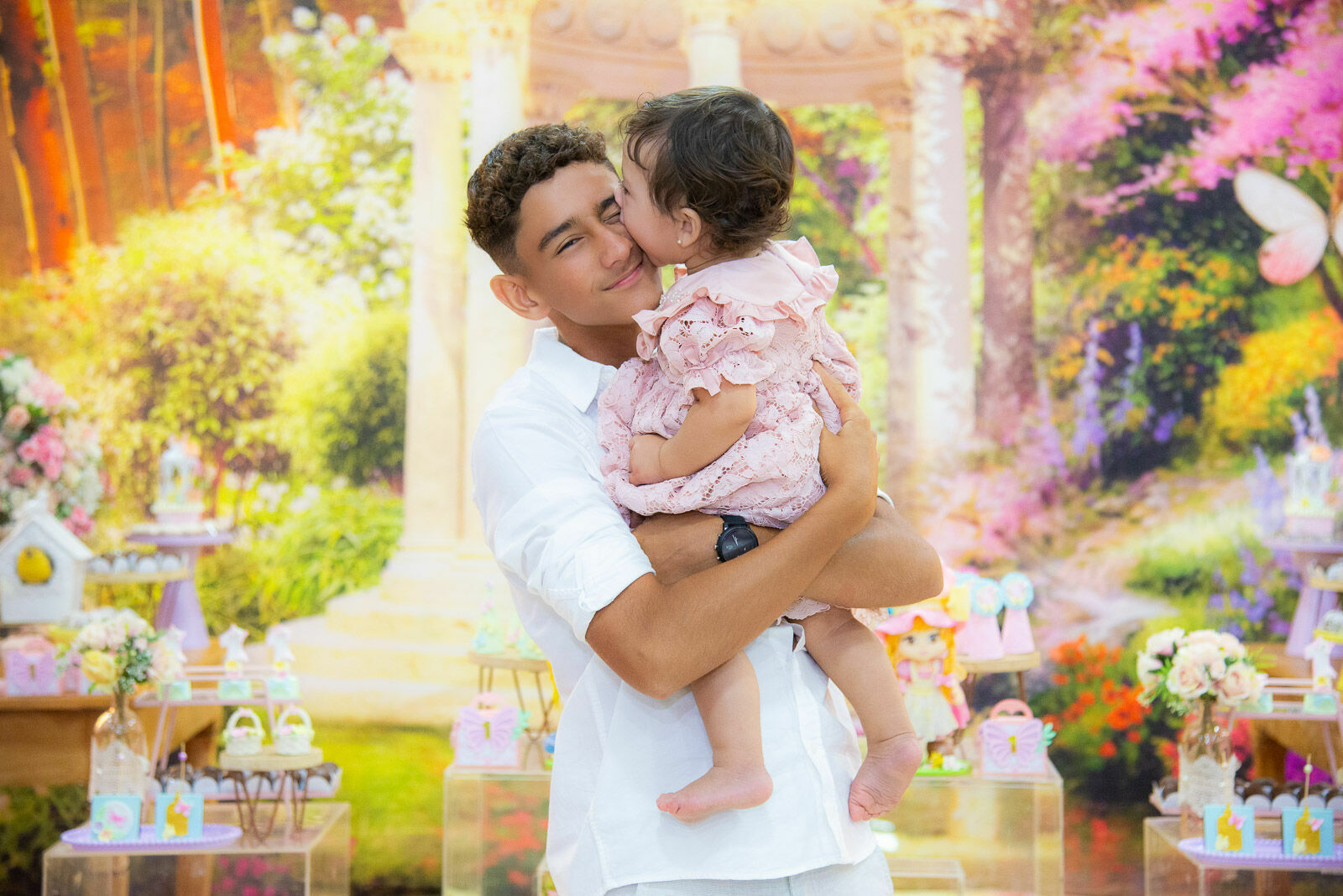 Foto Com um aninho, Liz já era a flor mais rara do seu próprio jardim. Foto Com um aninho, Liz já era a flor mais rara do seu próprio jardim. - Imagem 31