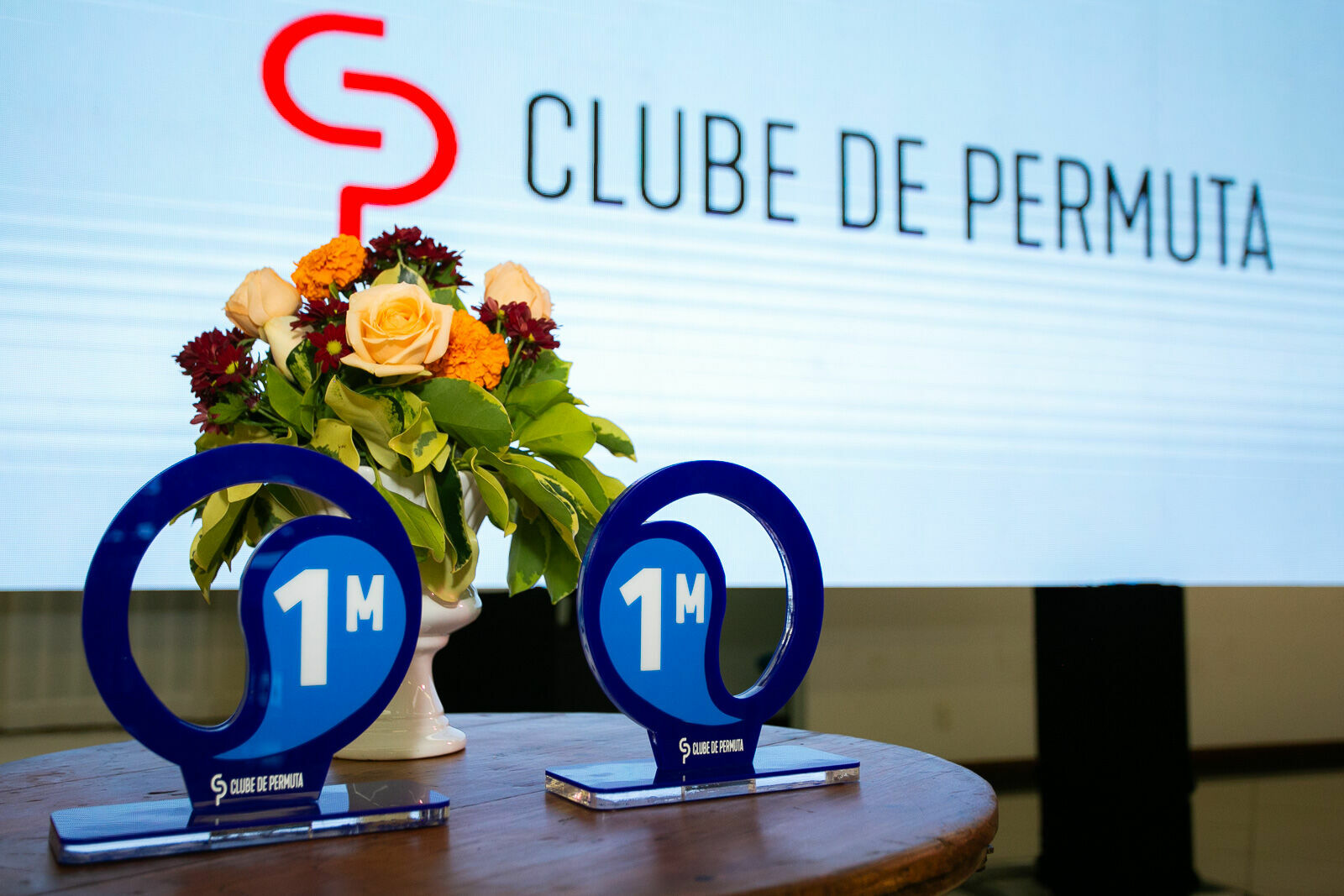 Foto Celebrando uma Década de Conexões: A Fotografia dos 10 Anos do Clube de Permutas de Brasília Foto Celebrando uma Década de Conexões: A Fotografia dos 10 Anos do Clube de Permutas de Brasília - Imagem 0