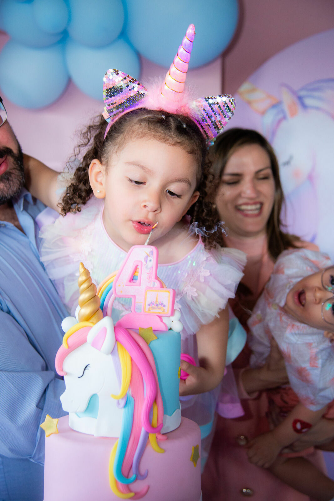 Foto O Mundo Mágico de Helena: Um Aniversário de Unicórnio Cheio de Encanto Foto O Mundo Mágico de Helena: Um Aniversário de Unicórnio Cheio de Encanto - Imagem 29