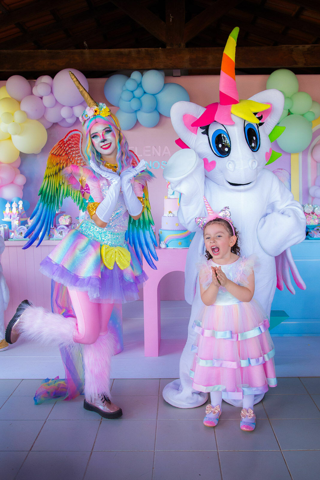 Foto O Mundo Mágico de Helena: Um Aniversário de Unicórnio Cheio de Encanto Foto O Mundo Mágico de Helena: Um Aniversário de Unicórnio Cheio de Encanto - Imagem 24