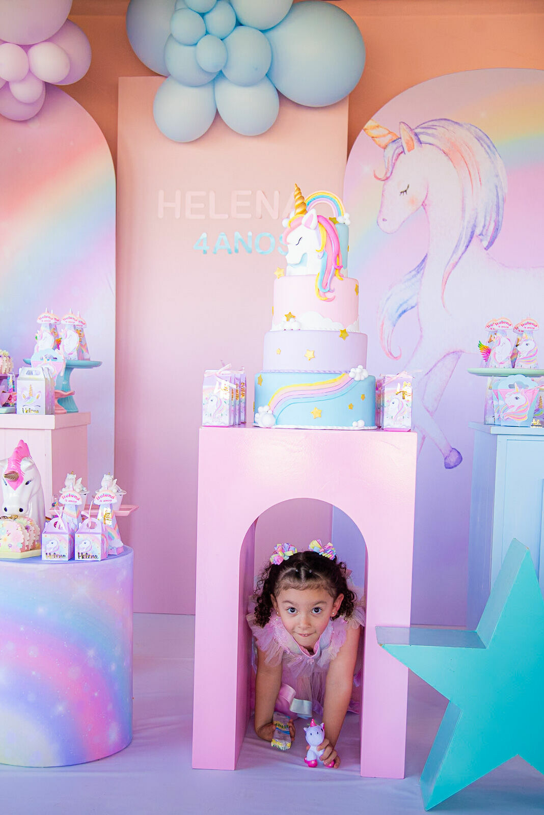 Foto O Mundo Mágico de Helena: Um Aniversário de Unicórnio Cheio de Encanto Foto O Mundo Mágico de Helena: Um Aniversário de Unicórnio Cheio de Encanto - Imagem 8
