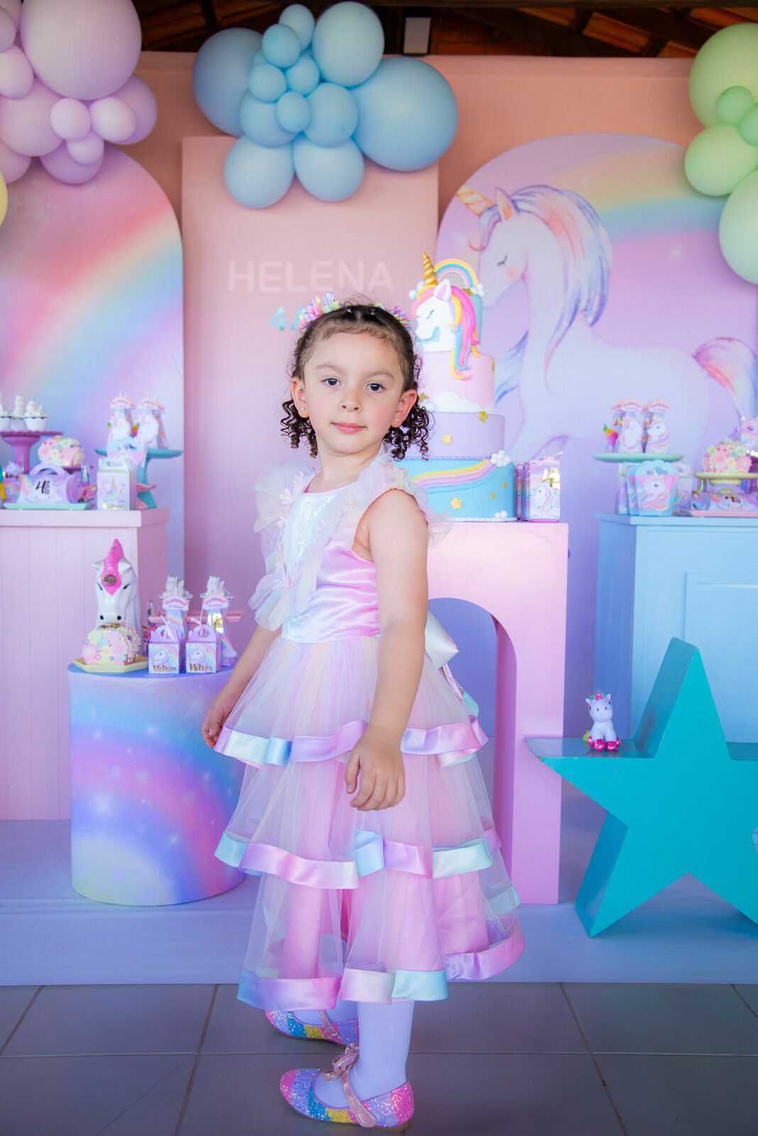 Foto O Mundo Mágico de Helena: Um Aniversário de Unicórnio Cheio de Encanto Foto O Mundo Mágico de Helena: Um Aniversário de Unicórnio Cheio de Encanto - Imagem 12
